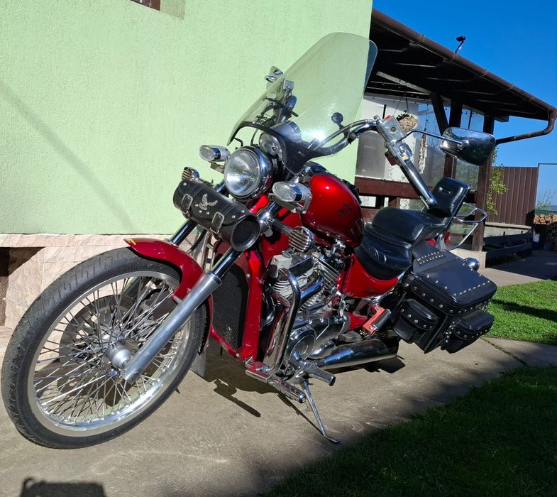 Suzuki intruder vs800