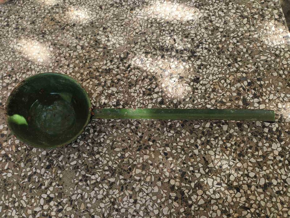 Много стар голям черпак