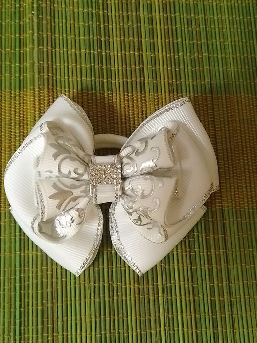 Белые    бантики