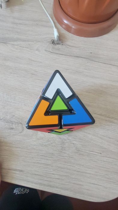 Кубик рубик для взрослых и дитей