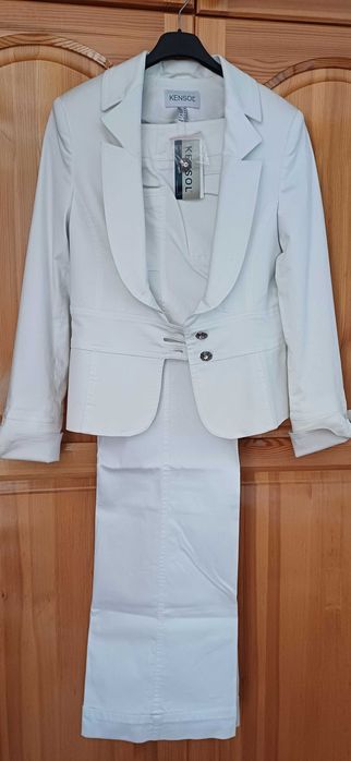 Разкошен Костюм на КЕНСОЛ - САКО + ПАНТАЛОН !НОВ с Етикет!№46