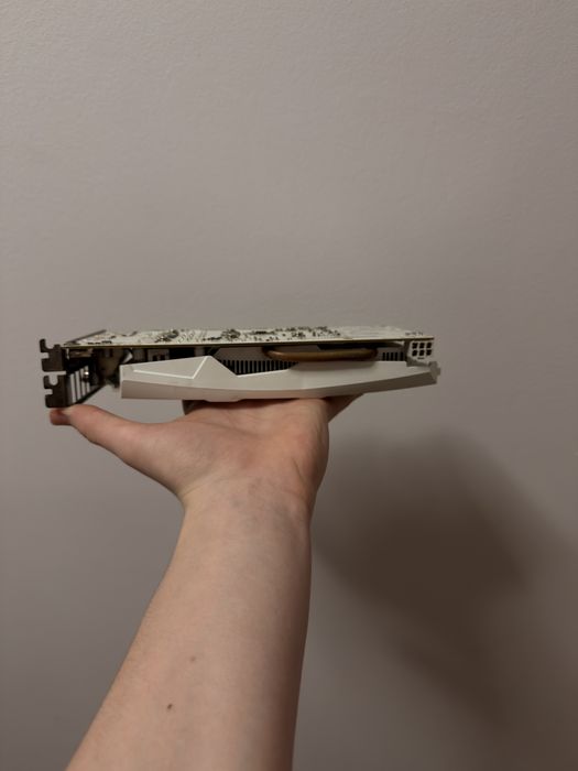 Gtx 1050 ti full white impecabil
