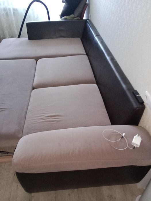 Продаю диван угловой большой