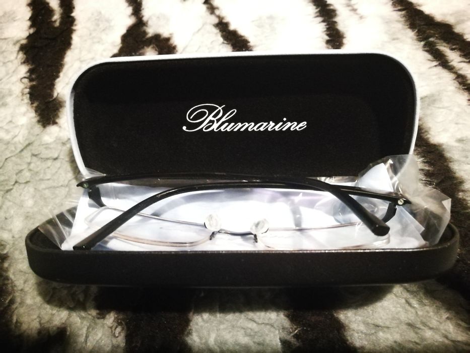 Калъфи за очила - нови, различни марки Ray Ban, RedBull, Guess, Police