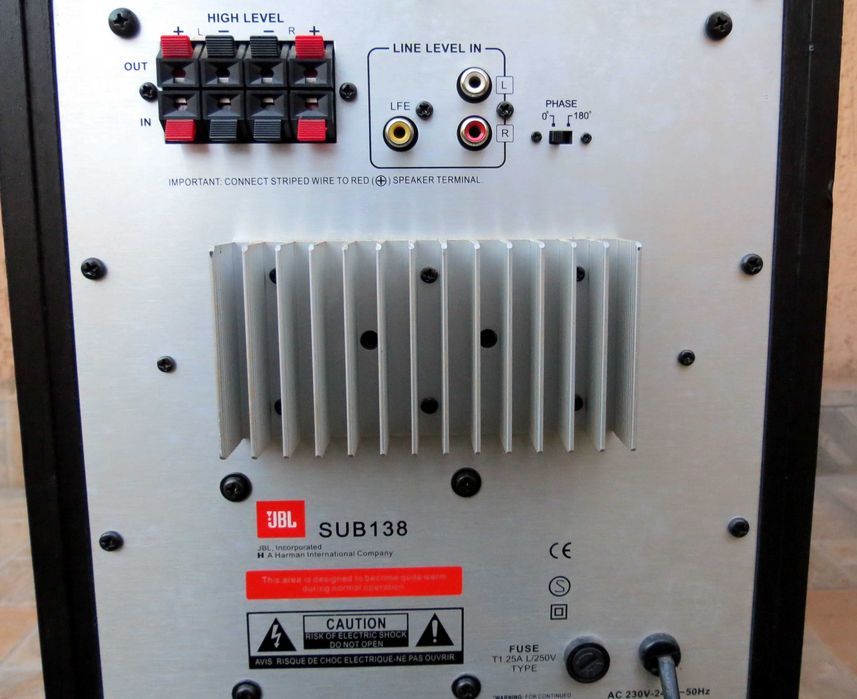 Subwoofer Active JBL SUB 138 , Integrated  amplifier: 100 Watt RMS,Low bass chassis: 200 mm ,Răspuns frecvență: 35 Hz–160 Hz ,Crossover: 40–160 Hz ,