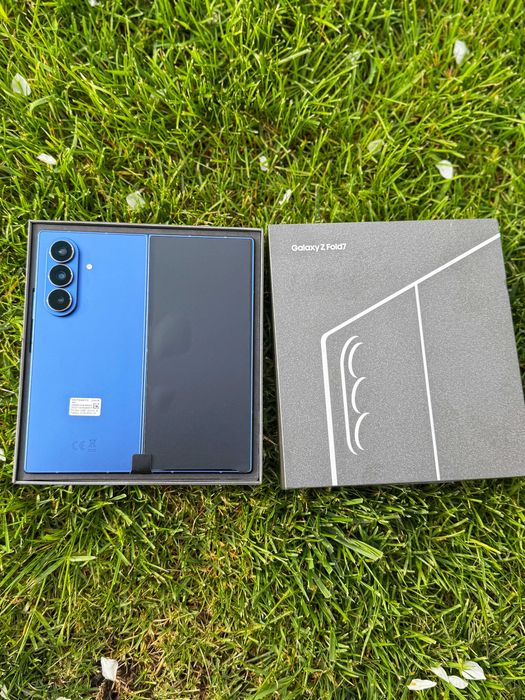 НОВ!!* Samsung Galaxy Z Fold 7 256GB – ЧИСТО НОВ! Разпечатан за преглед. Гаранция от А1 2 години*