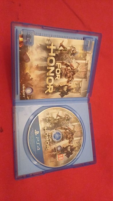 Плейстейшън 4 и 2 диска