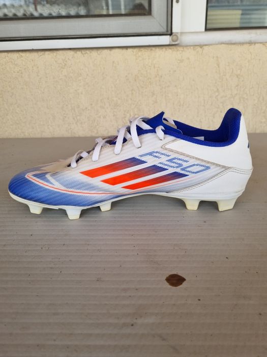 Ghete de fotbal adidas f50 mărime 41 1/3.