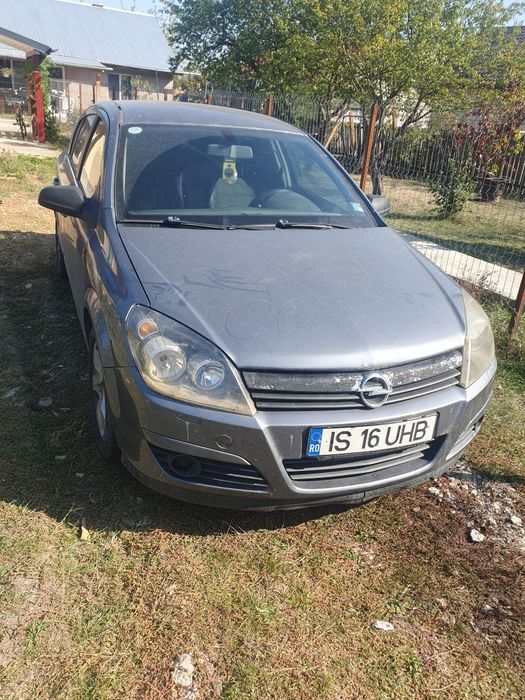 Vând Opel Astra.