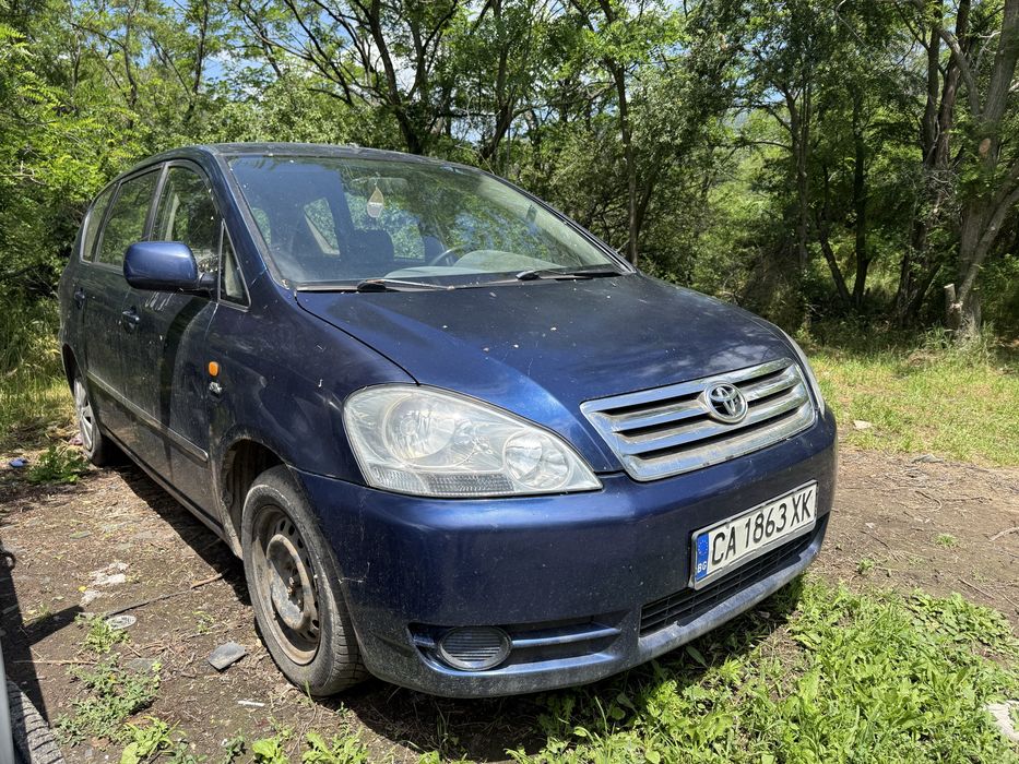 Тойота авенсис версо на части