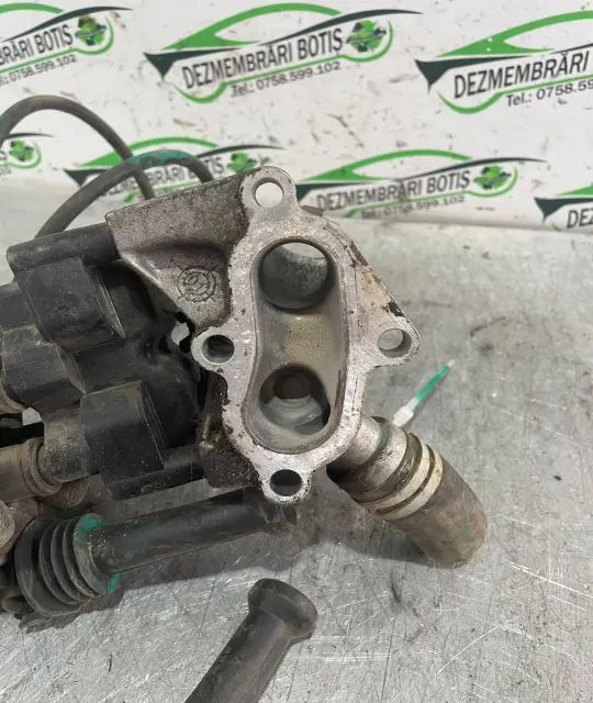 Carcasa termostat Ford Focus 2001 1.6 MT (101 hp)