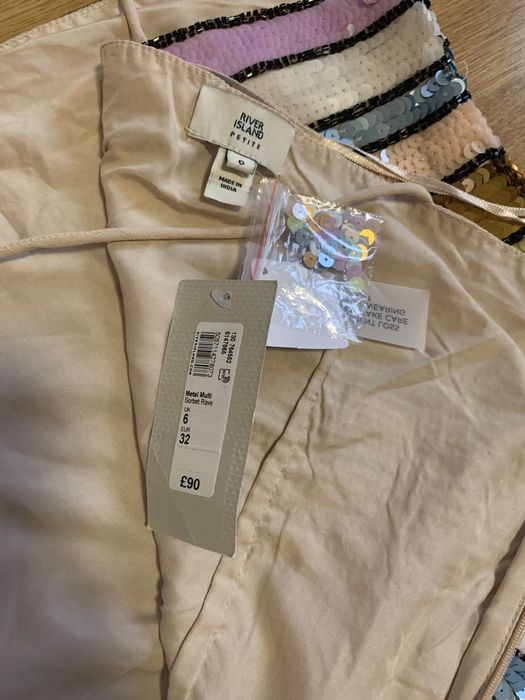 Нова рокля на River Island
