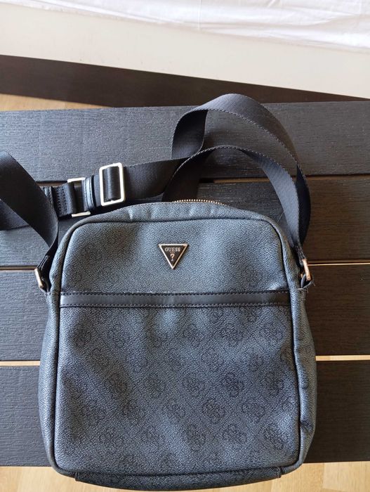 Оригинална мъжка чанта guess