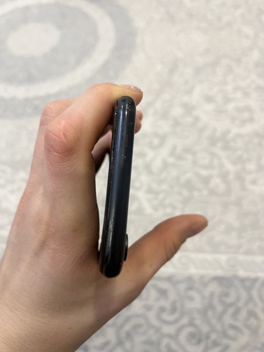 Айфон xr и x черный