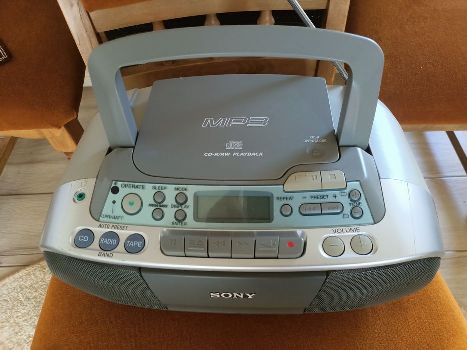Radio casetofon Sony cu CD MP3