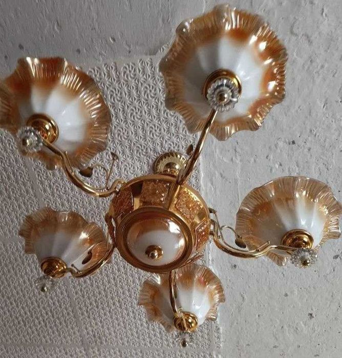 Продам люстры (2 шт.), срочно