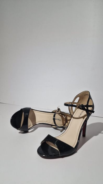 Продам новые босоножки, 40 размер