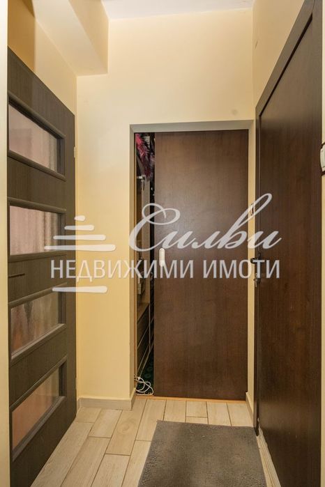 Етаж от къща на ПЛОЧА - район Военно у-ще