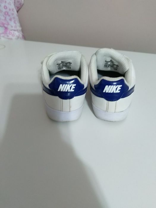 Оригинални нови детски маратонки Nike 27 естествена кожа