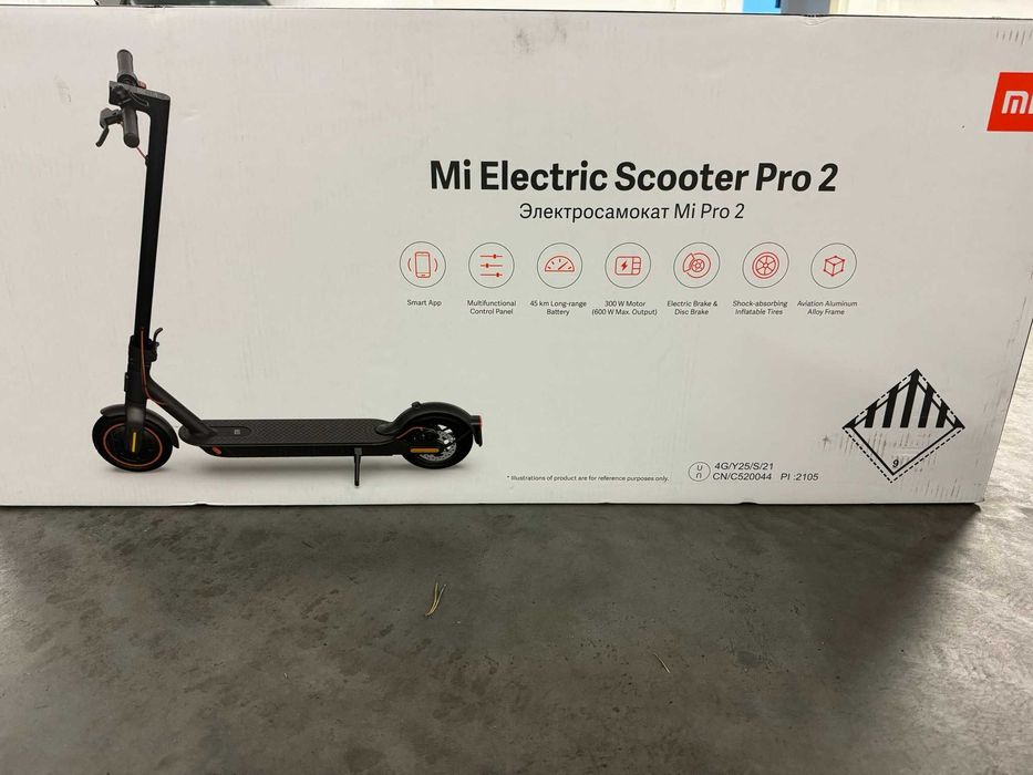Vând Xiaomi Mi Electric Scooter Pro 2 în stare impecabilă