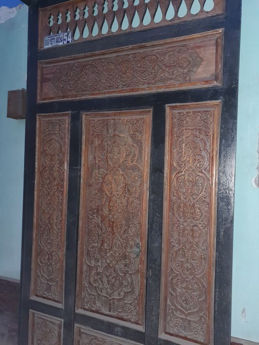 Darvoza sotiladi naqshli