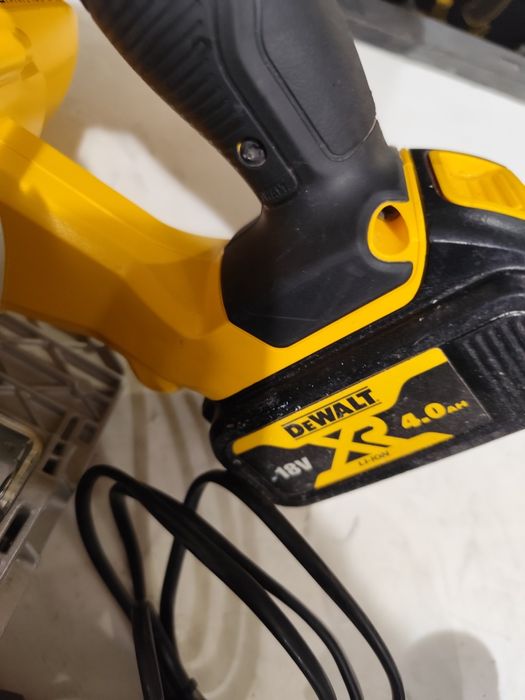 Акумулаторен ръчен циркуляр Девалт DeWALT комплект