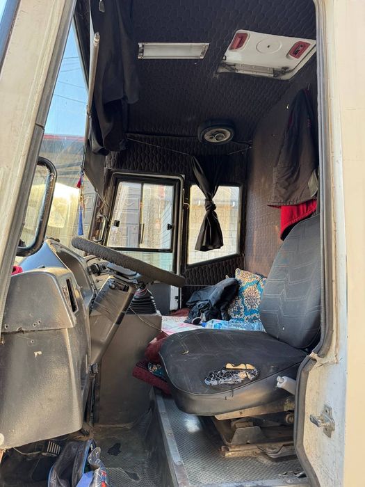 Egasini nomeru pastda yozilgan