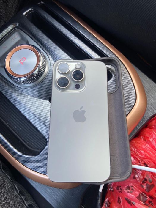 iPhone 15 pro 128 gb