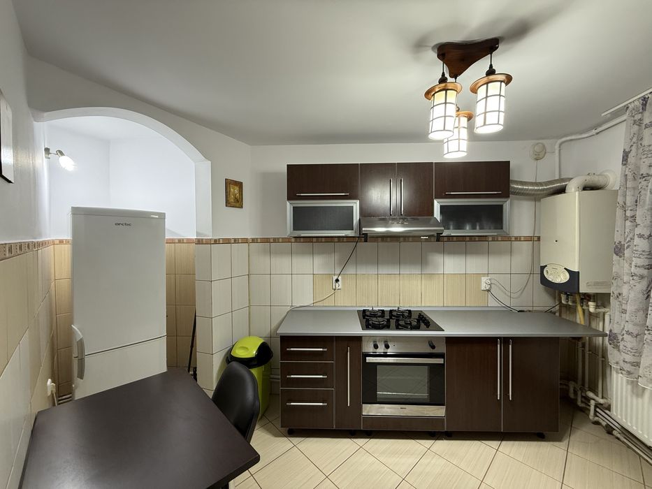 Închiriez apartament 2 camere ULTRACENTRAL