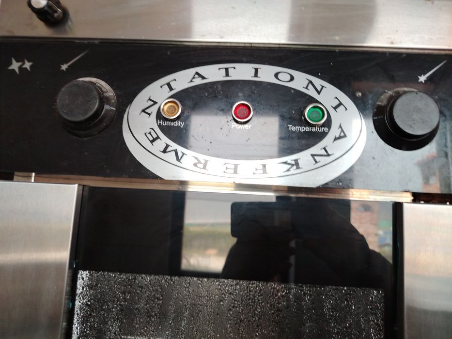 Машина за Втасване на закуски