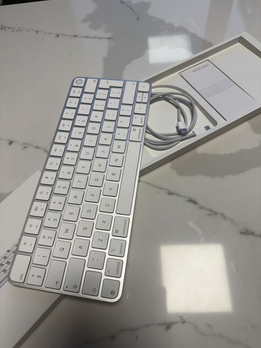 Клавиетура Apple Magic keyboard