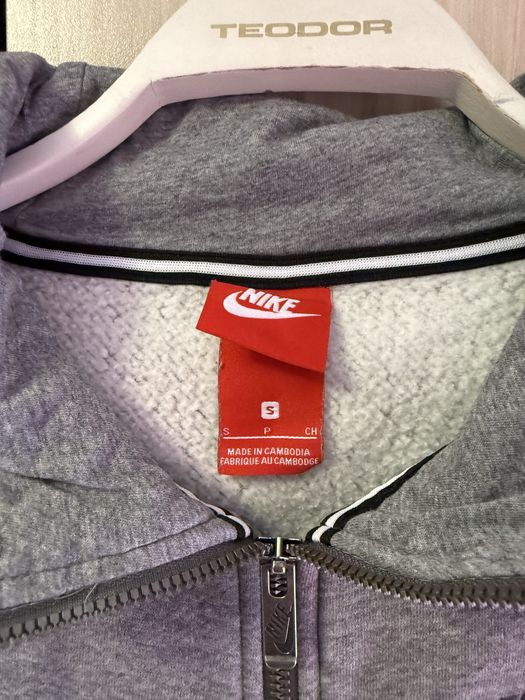 Дамски суичър Nike