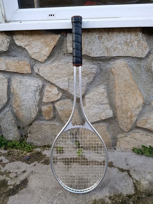 Ракета за тенис,Стомил