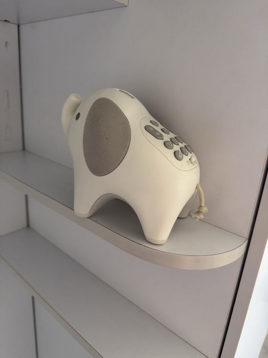 Игрушка слоник (с голограммой и музыкой)