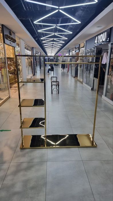 Оборудование для бутиков и магазинов