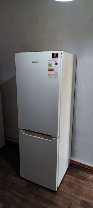 продам холодильник Samsung
