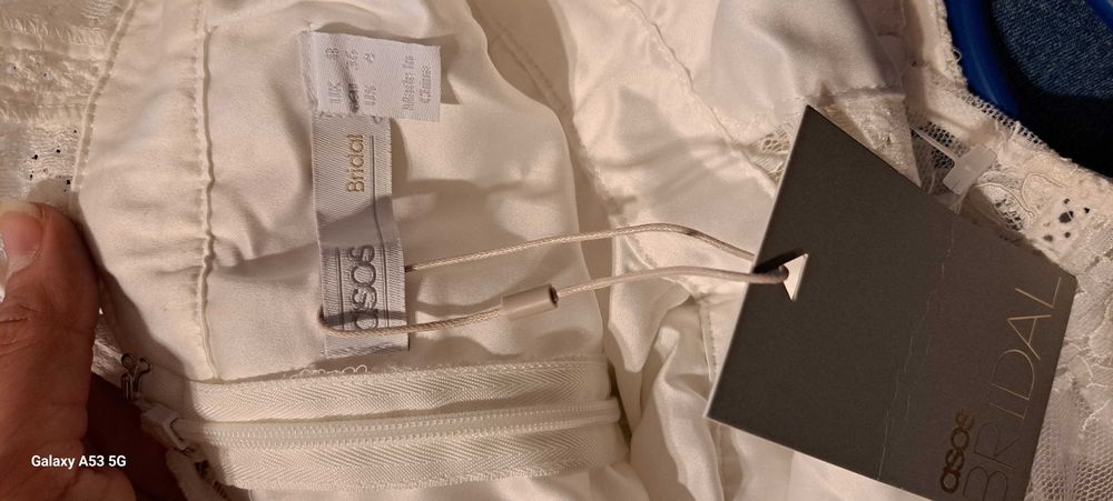 Rochie de mireasa Asos, dantela si voal, maneca lunga, noua cu eticheta, marimea 36