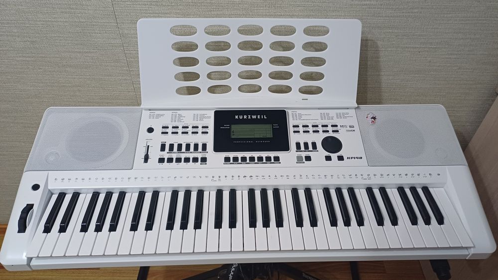 Синтезатор KURZWEIL