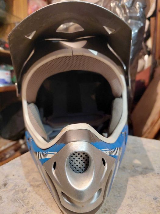 Велосипедный шлем Fullface Giant