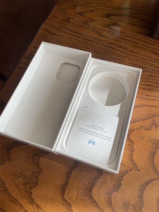 Коробка от iphone 14 pro