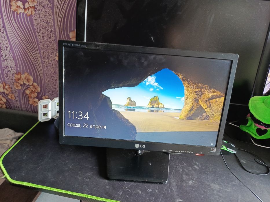 Монитор LG E1942