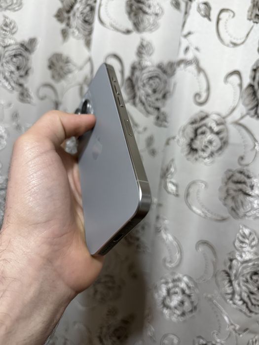 iPhone 15 PRO Natural Titanium bateria 98%