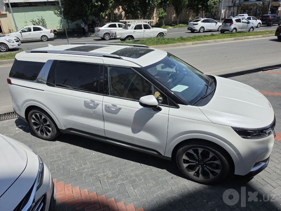 Kia Carnival full