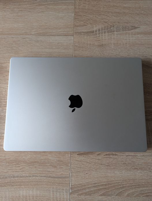 Продажба на MacBook 16" M4 Pro 24/512 silver