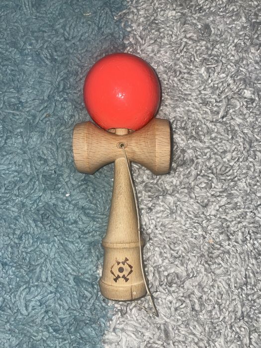 Kendama USA Tribute Super Stick Originală – Red