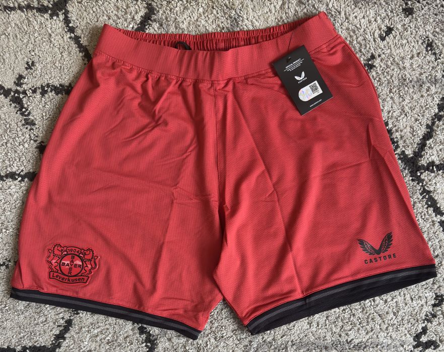 (23.12) Оригинални футболни долнища и шорти