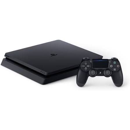 Playstation 4 functionabil care a fost folosit putin.