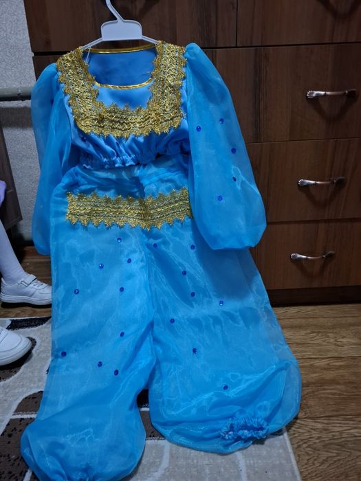 Продам платья на девочу