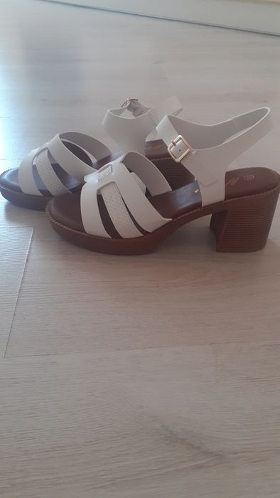 Сандали на платформа с висок ток - 40 номер