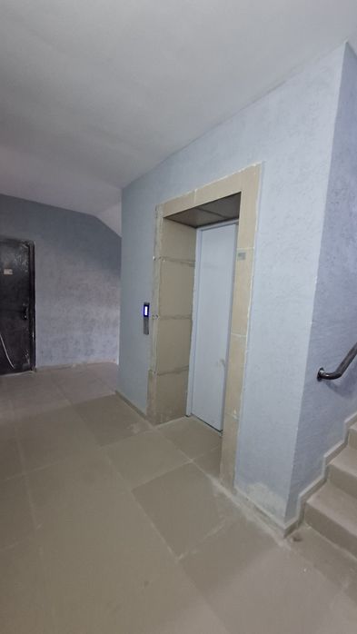 Продам 2кв район юго восток 87/2